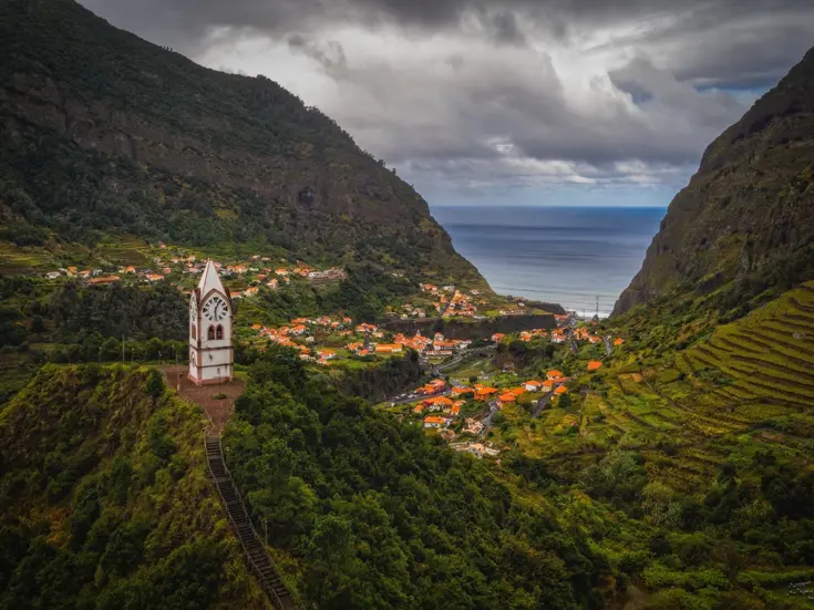 A perfect primer for Madeira: Compression without distortion and hidden gravitas