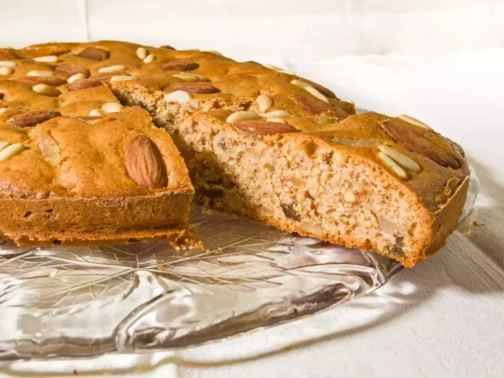 Zelten cake on a glass plate and white table cloth