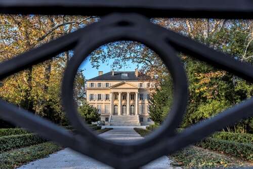 Château Margaux seen through the gate.